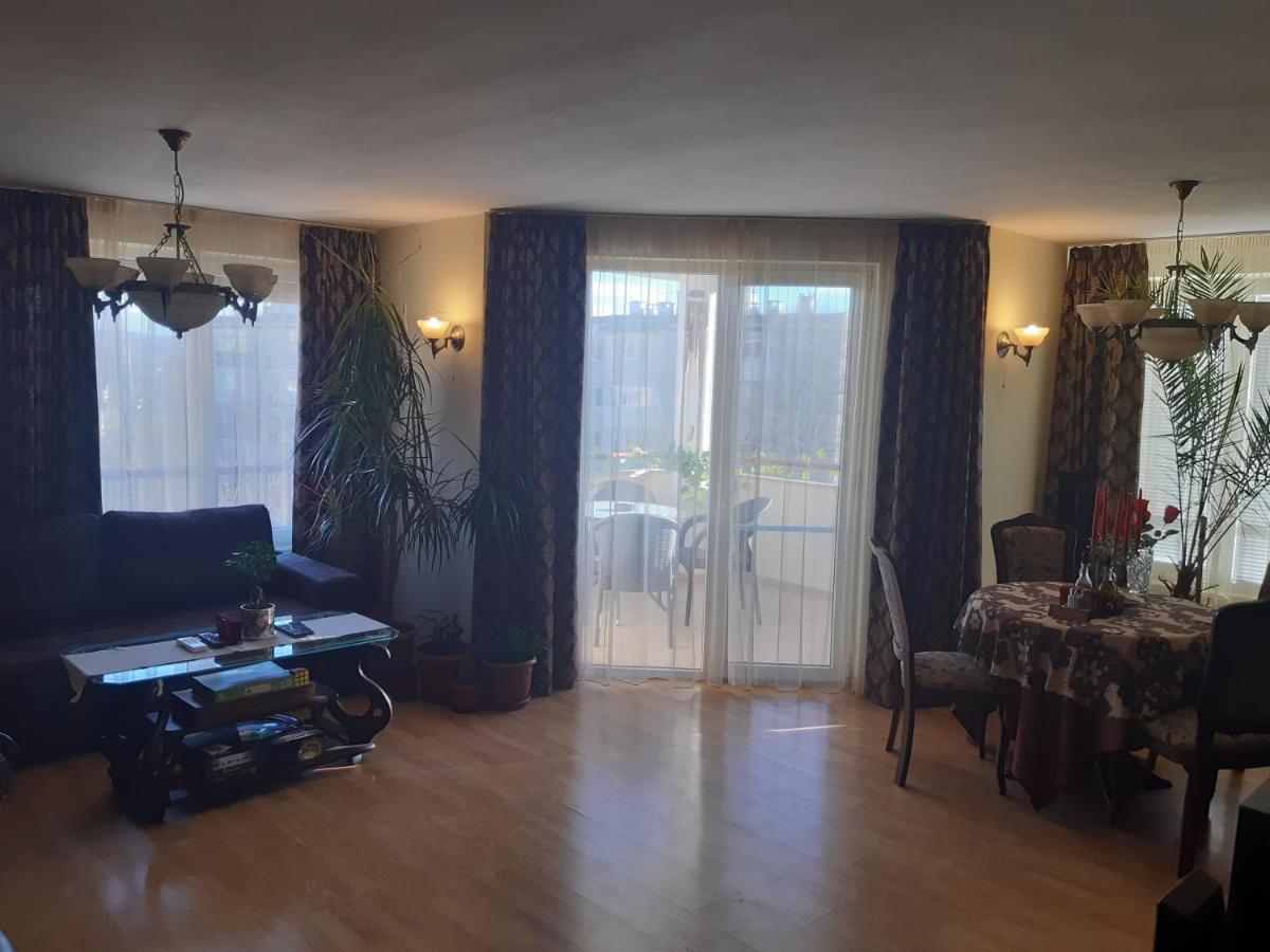 Nish 7 Veliko Tarnovo Exterior foto